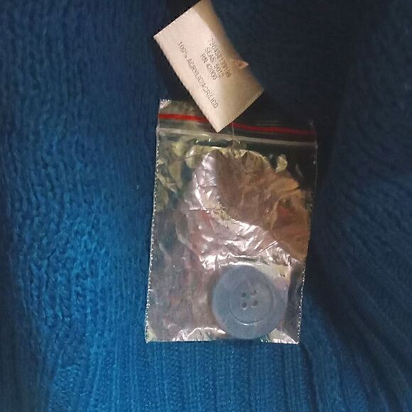 ❄️Basic editions women's large button V NECKLINE sweater Size L - Picture 3 of 5